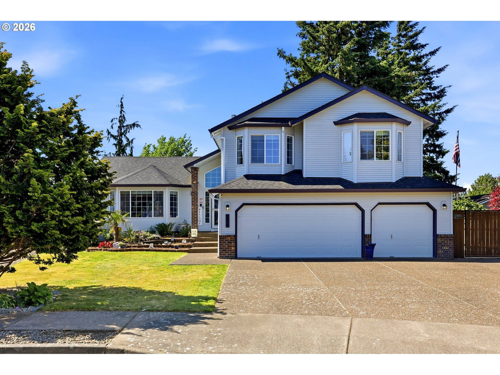 Listing photo 1 of 6