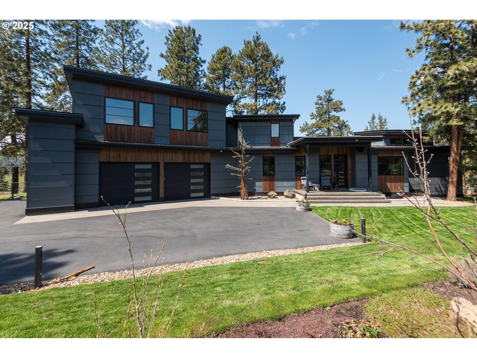 Listing photo 1 of 1
