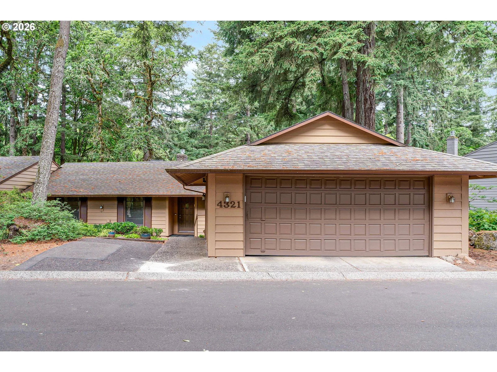 4321 WOODSIDE CIR