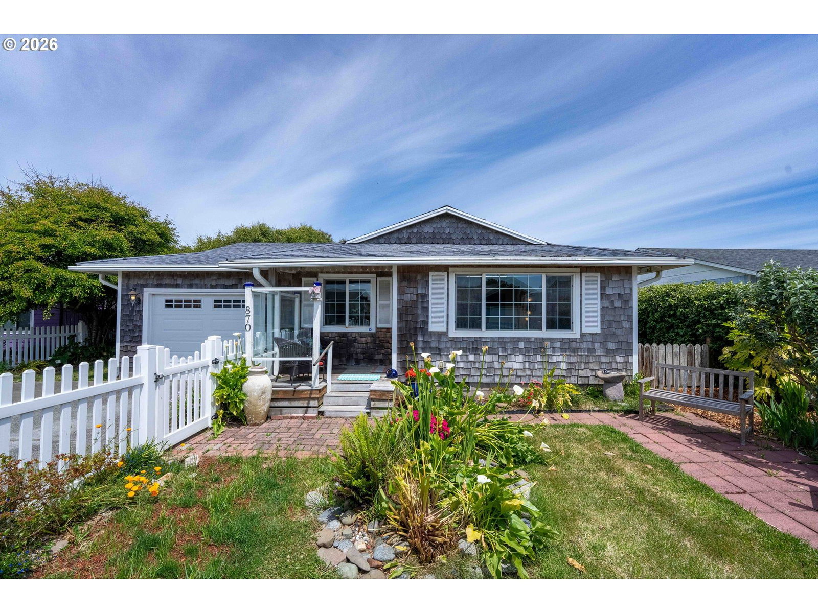 Listing photo 1 of 6