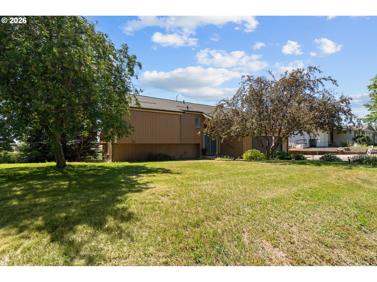 Listing photo 1 of 6