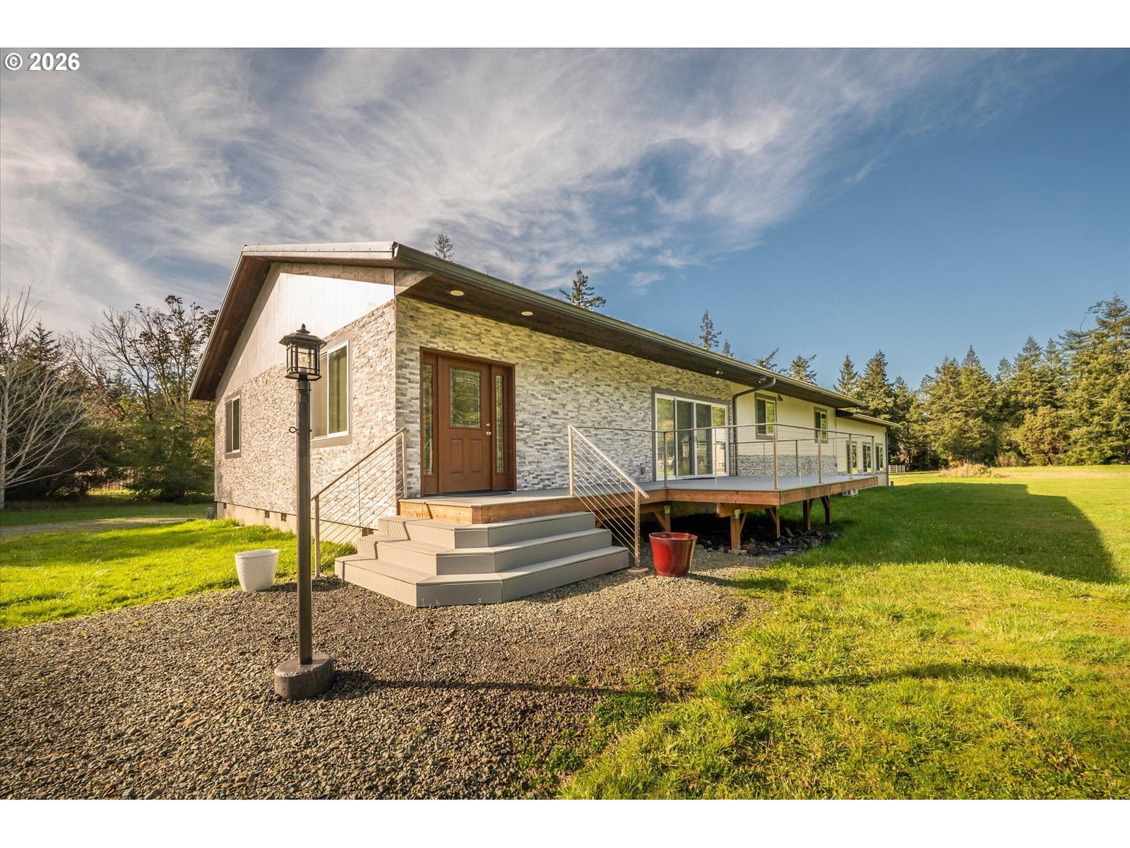 Listing photo 1 of 6
