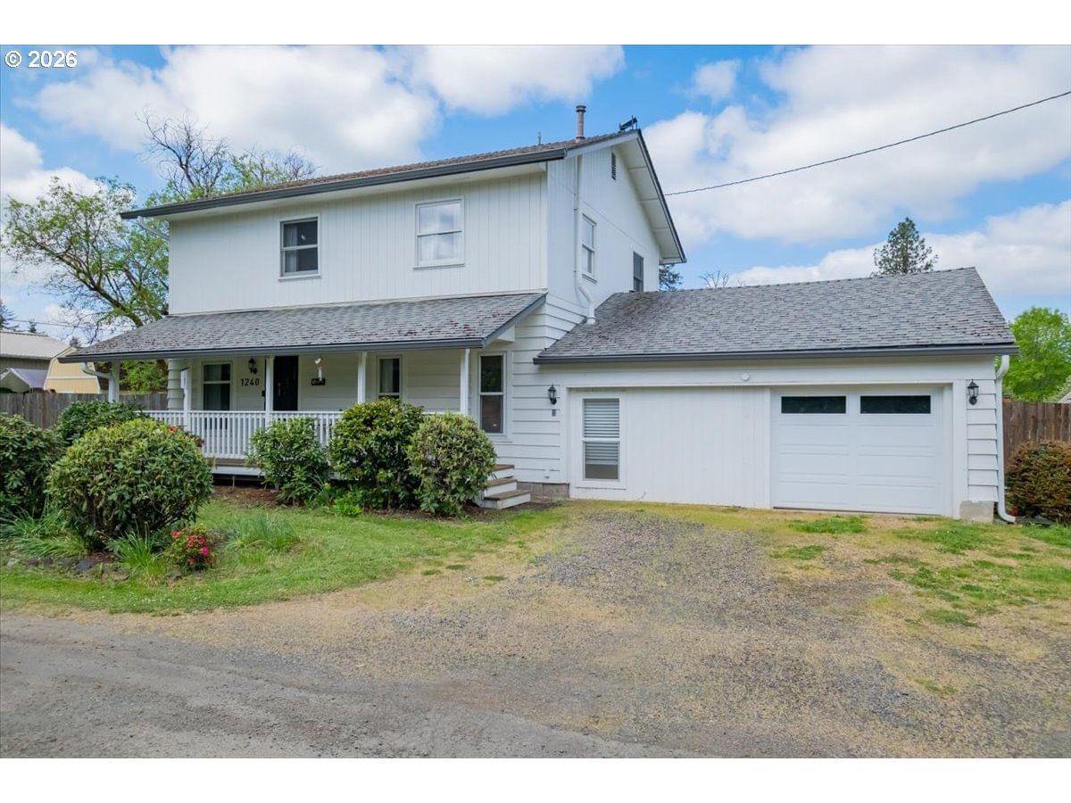 Listing photo 1 of 6