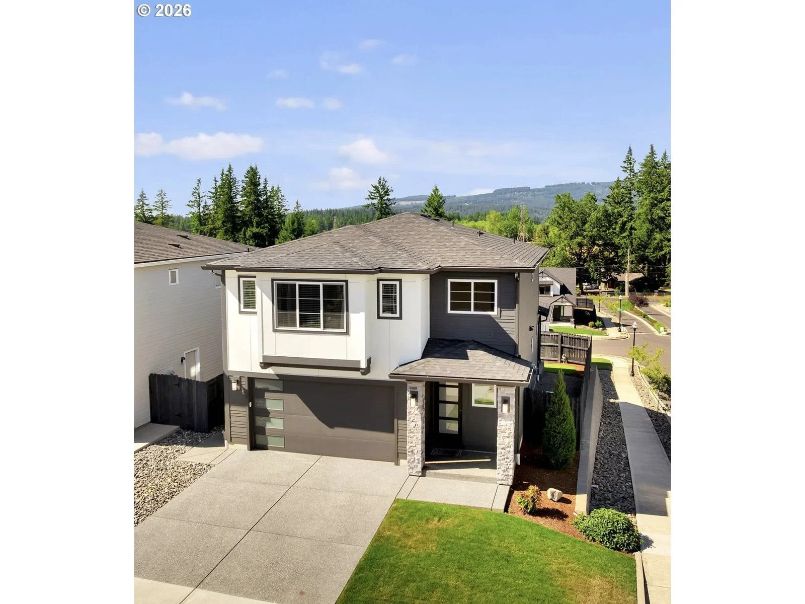 329 W LAUREL ST