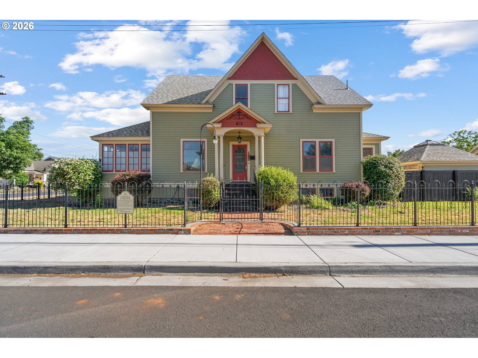 Listing photo 1 of 6