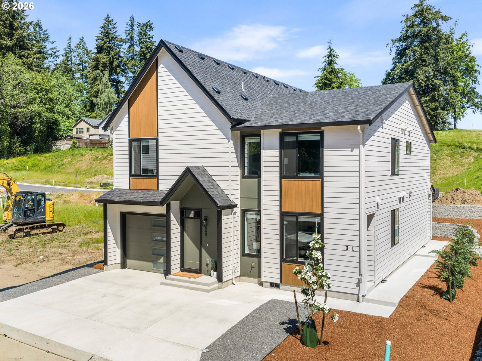 Listing photo 1 of 6