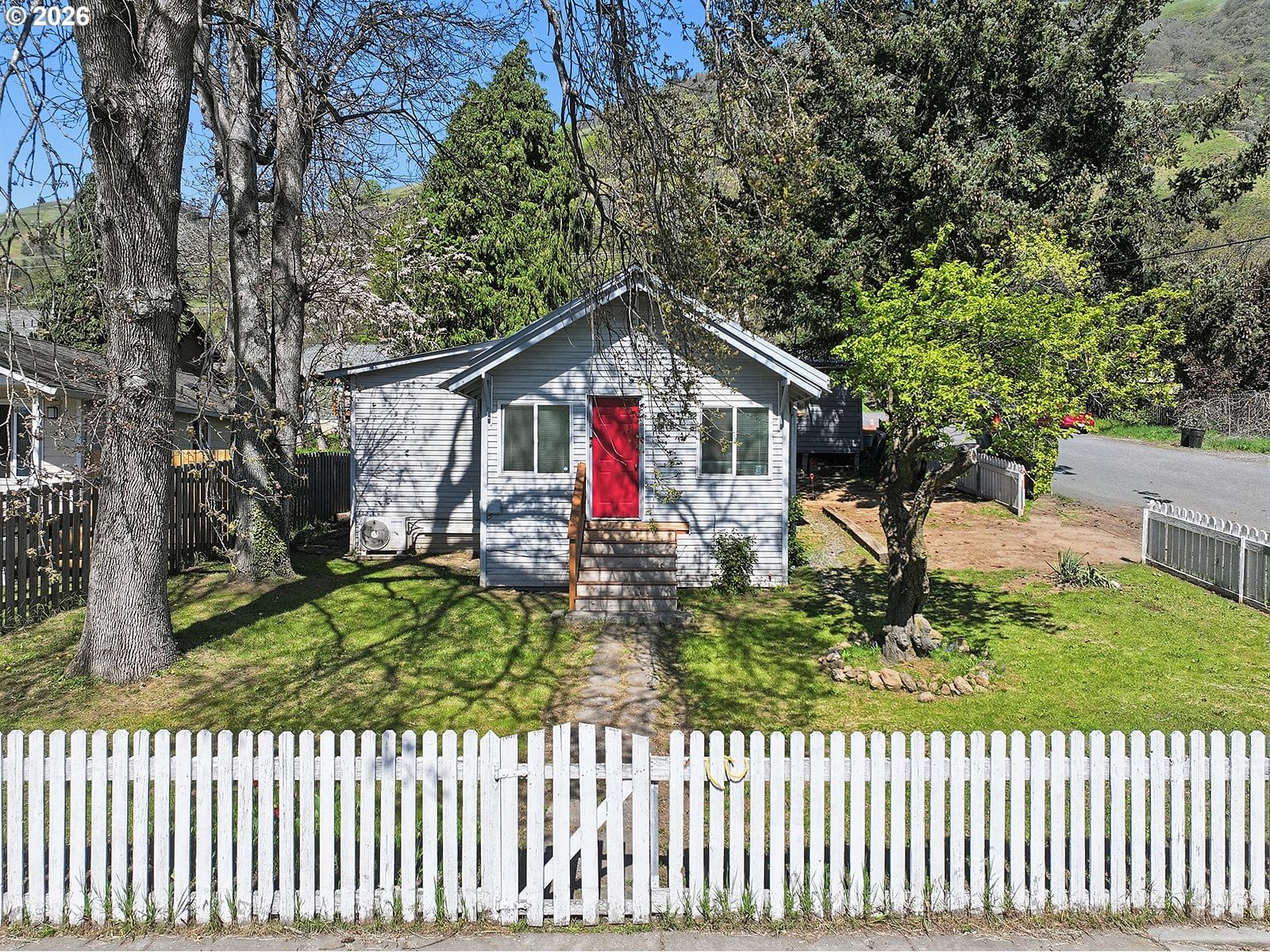 Listing photo 1 of 1