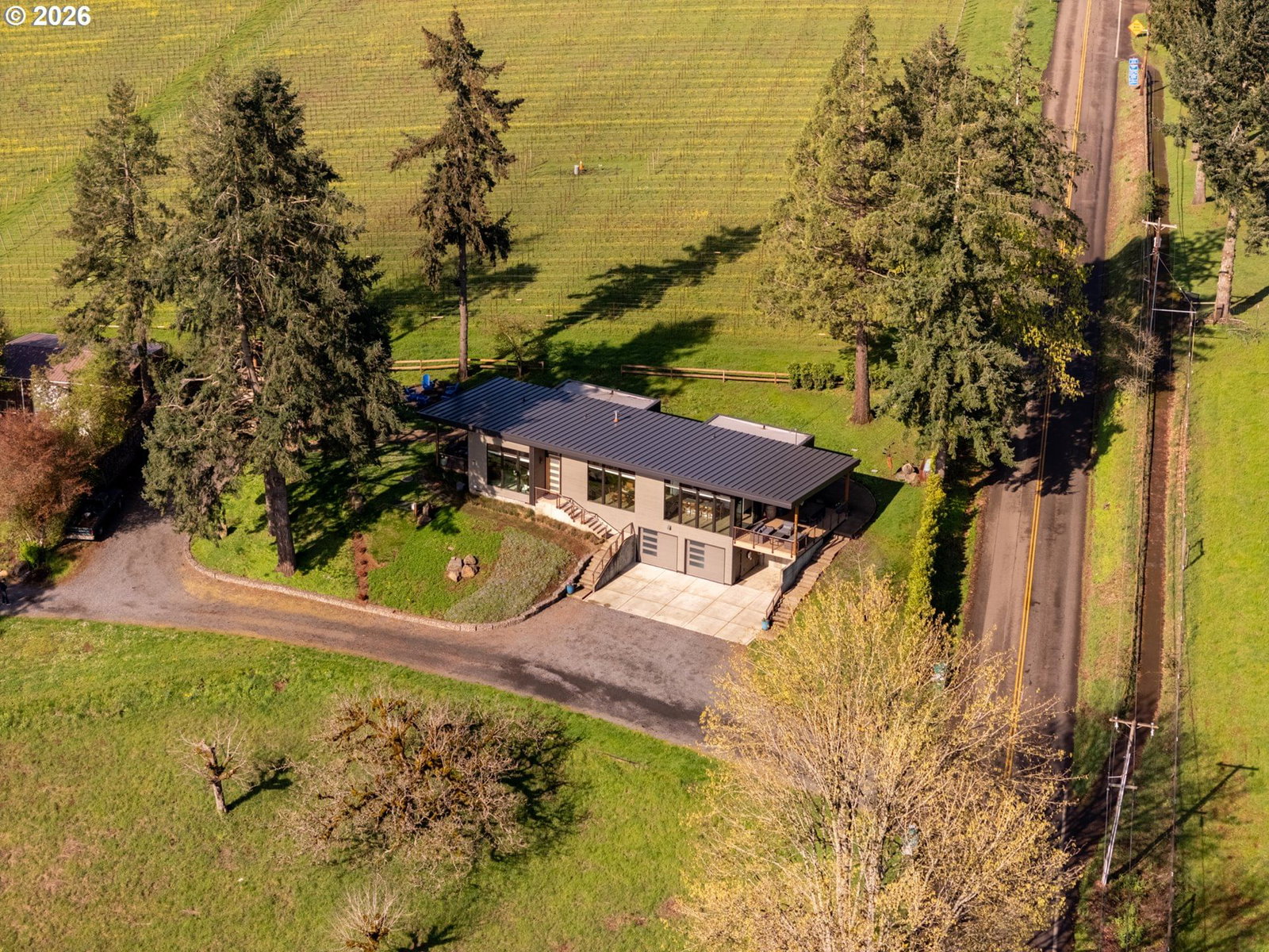 Listing photo 1 of 6