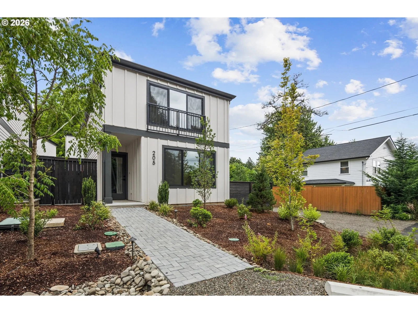 205 E AVE