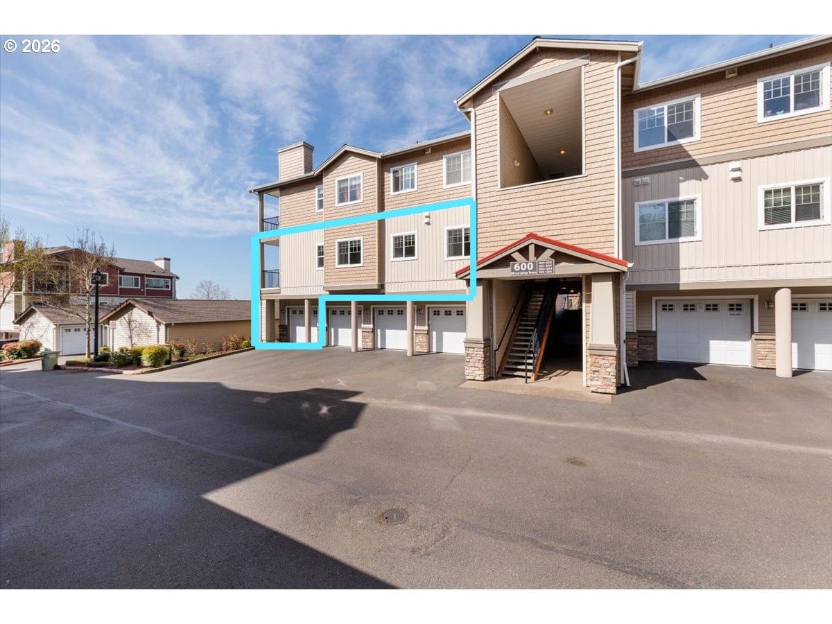 600 NW LOST SPRINGS TER #301