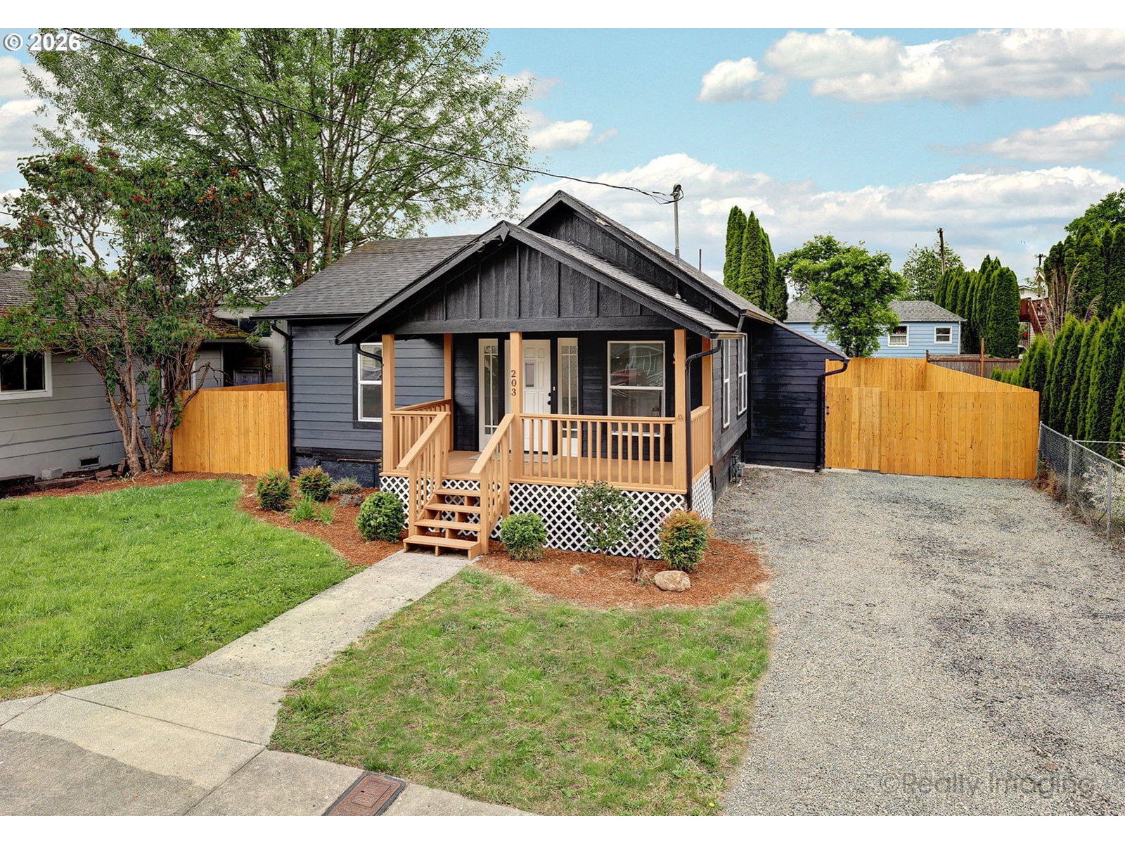 Listing photo 1 of 6