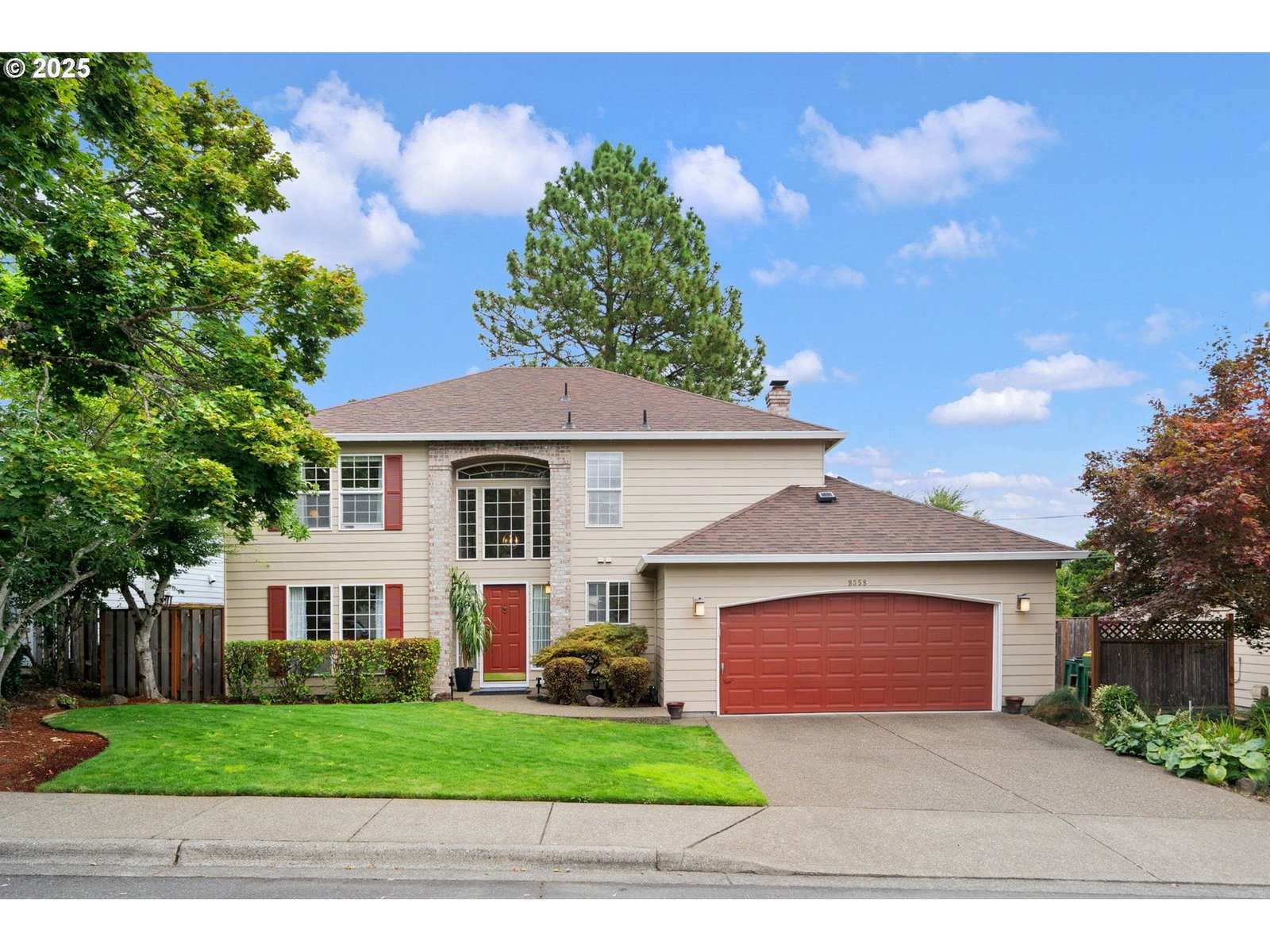 Primary listing photo, 9358 SW CLARIDGE DR, Portland, OR, 97223