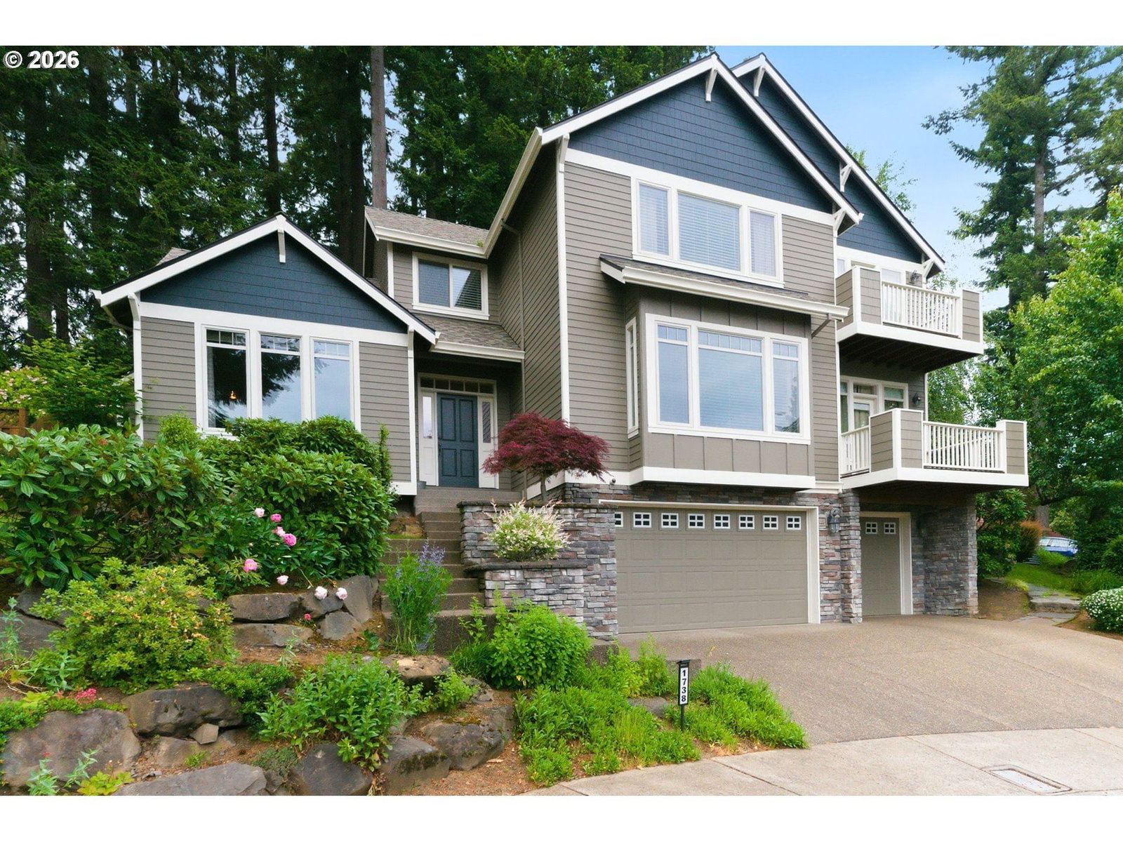 Listing photo 1 of 6