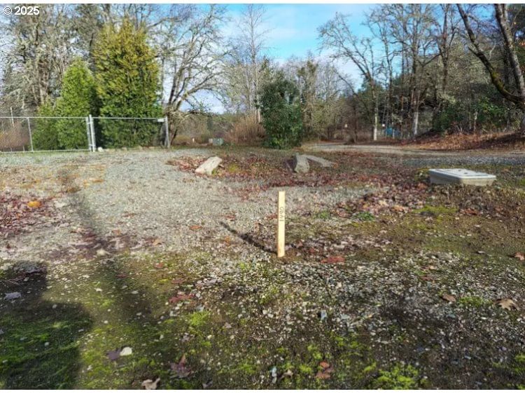 Listing photo 1 of 2