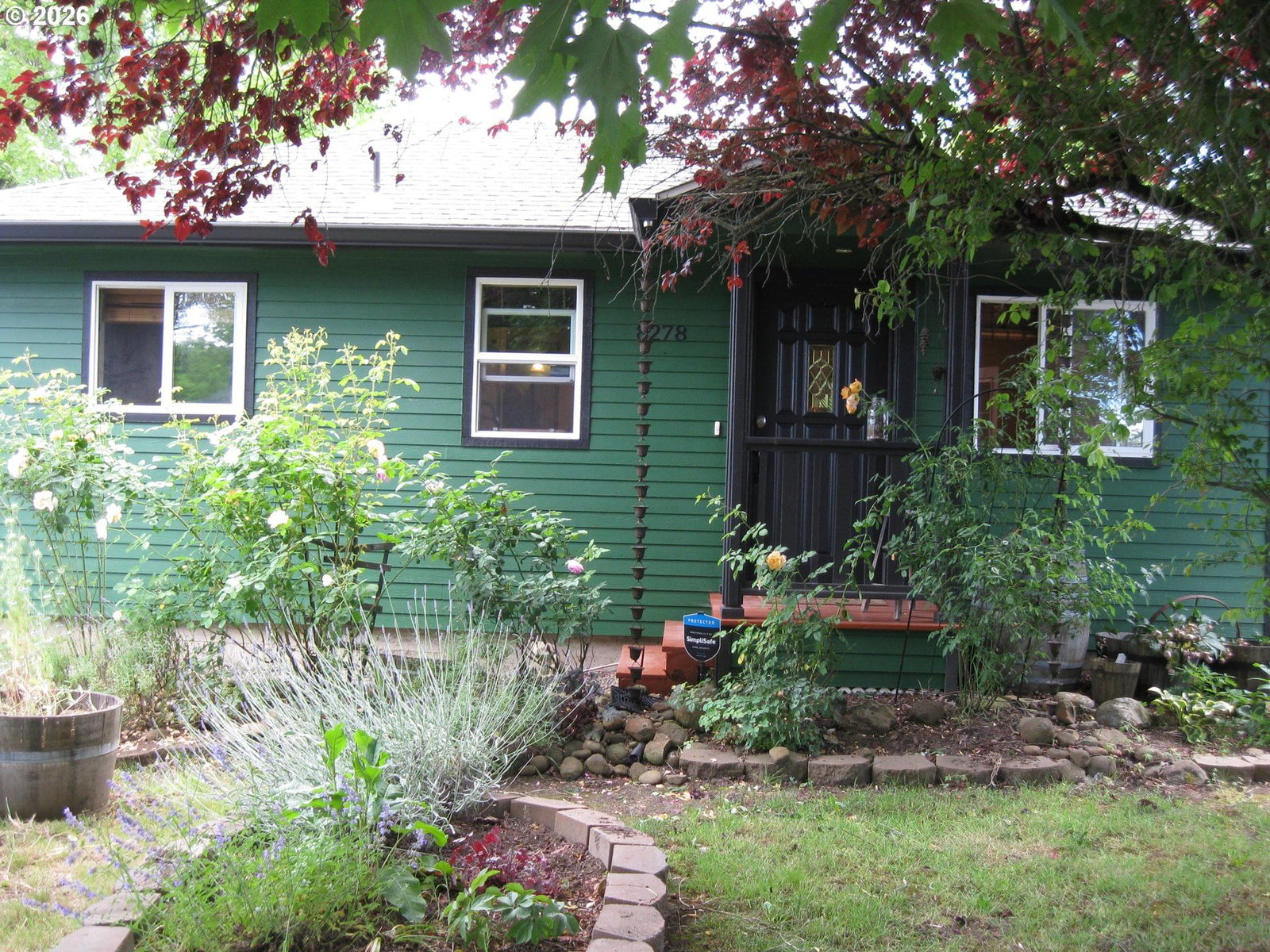 Listing photo 1 of 6