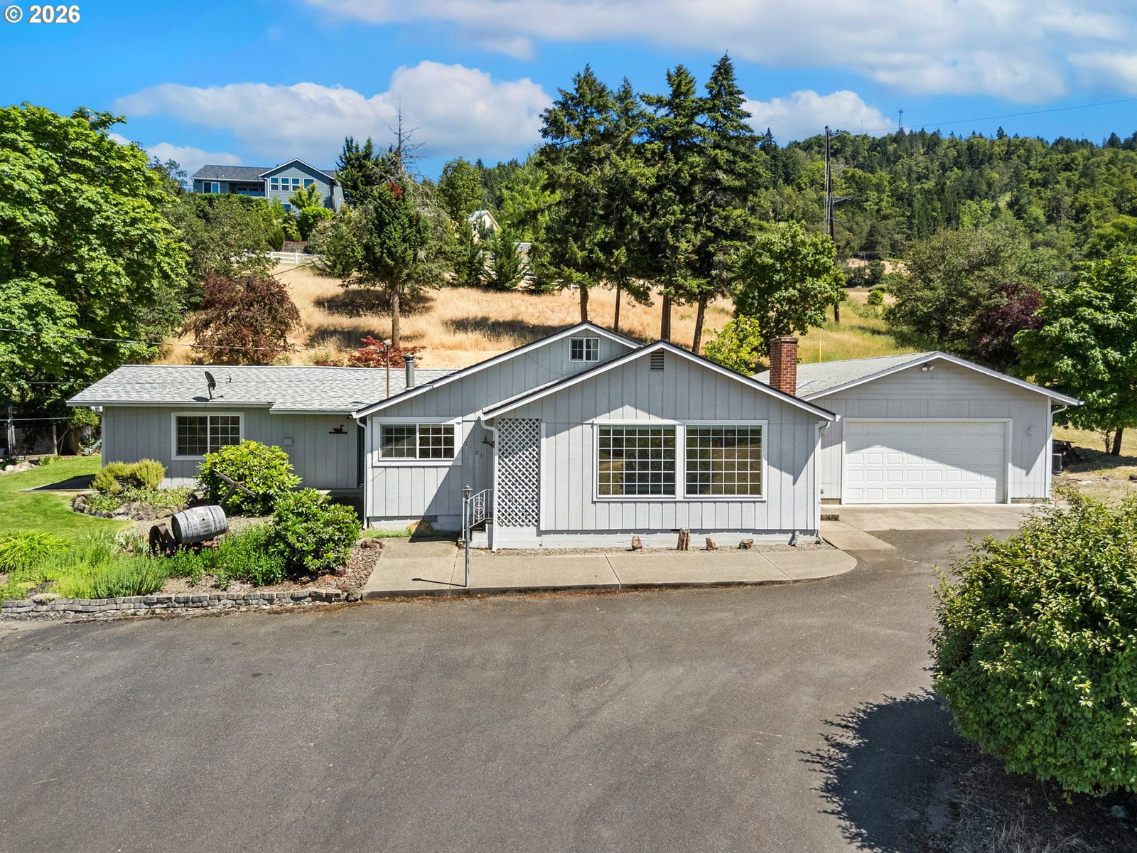 Listing photo 1 of 6