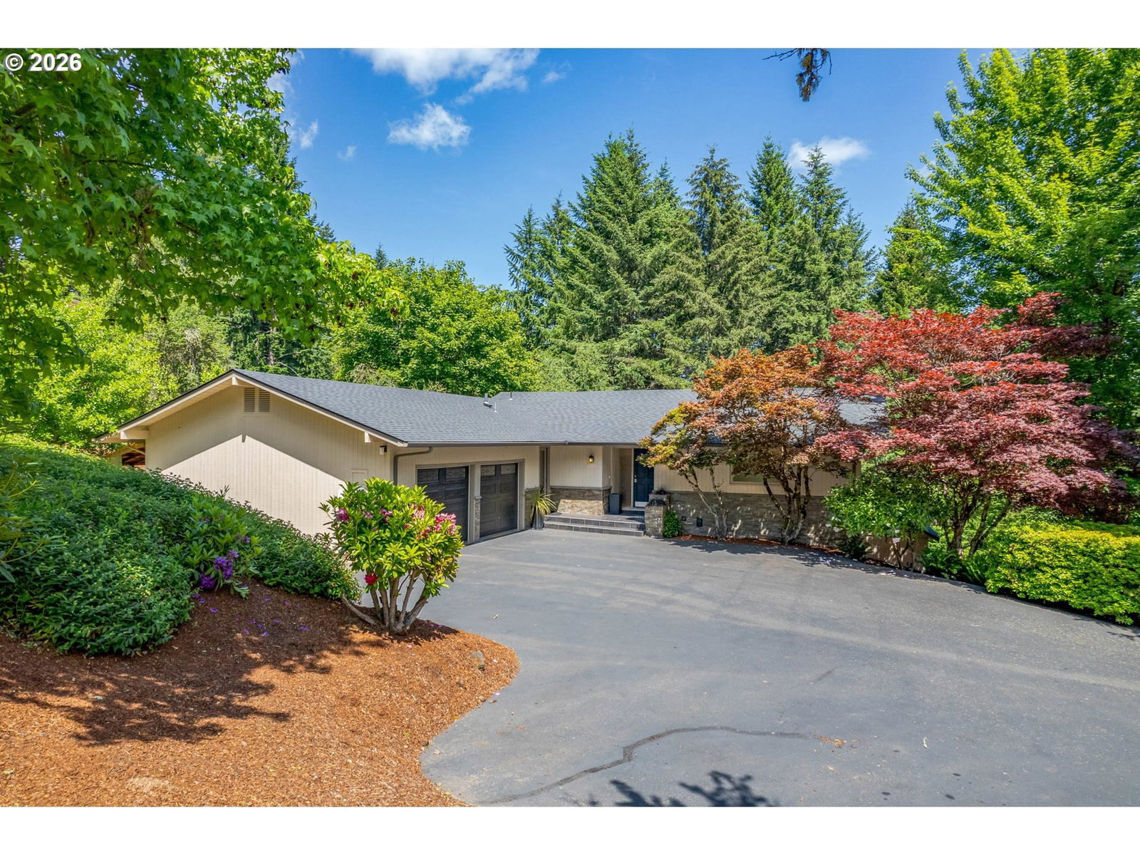 Listing photo 1 of 6