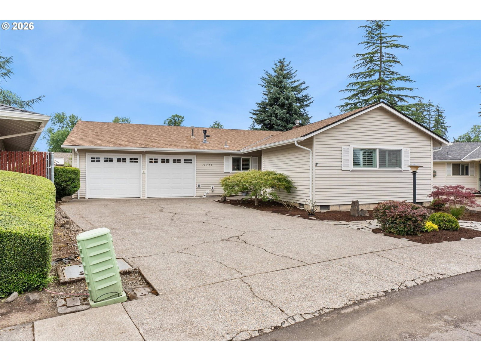 Listing photo 1 of 6