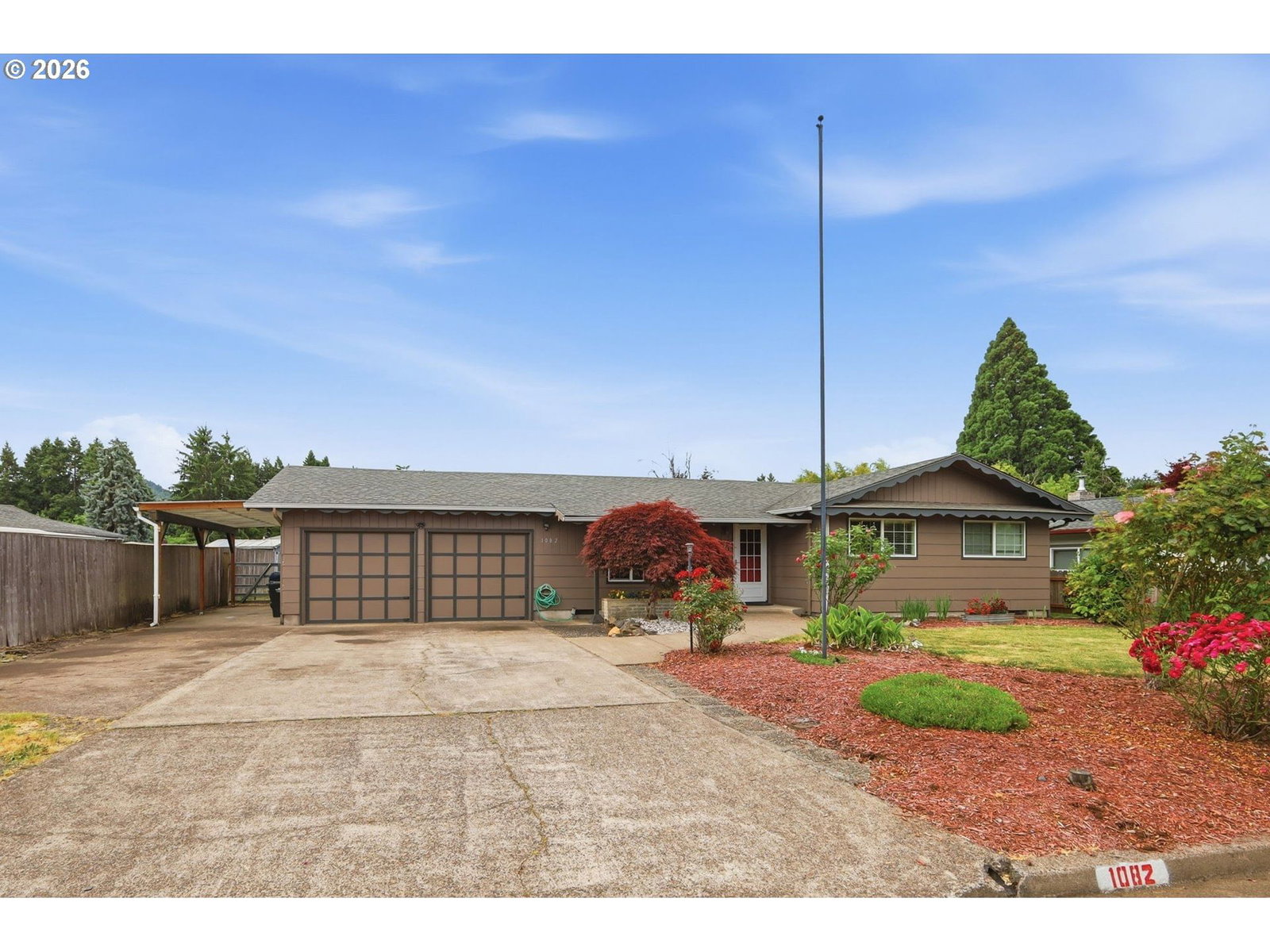 Listing photo 1 of 6