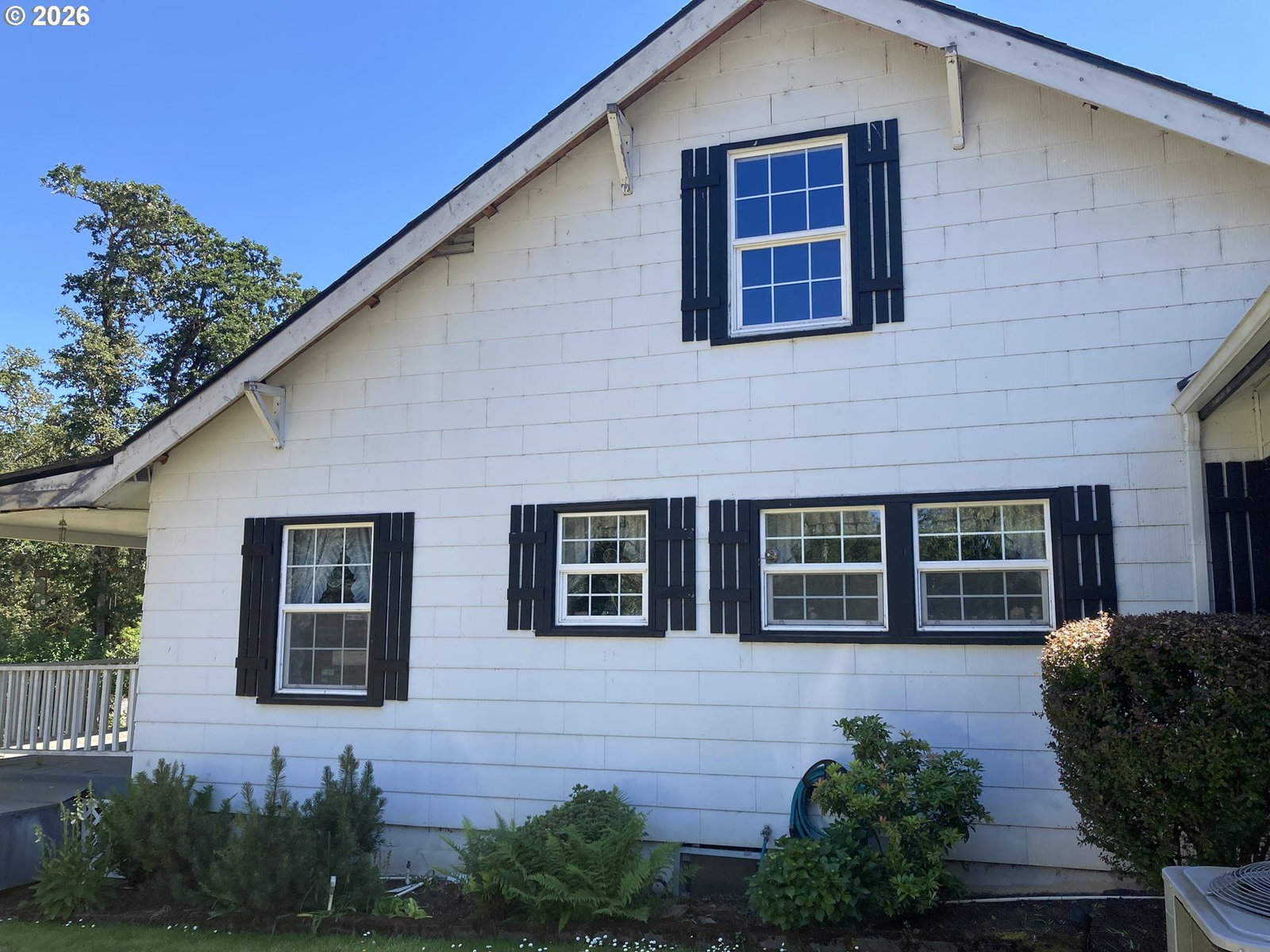 Listing photo 1 of 6