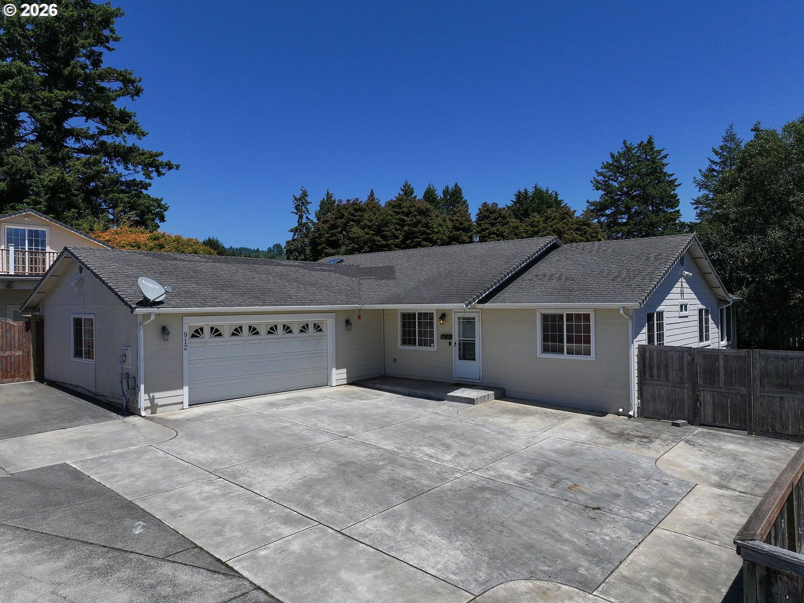 Listing photo 1 of 6