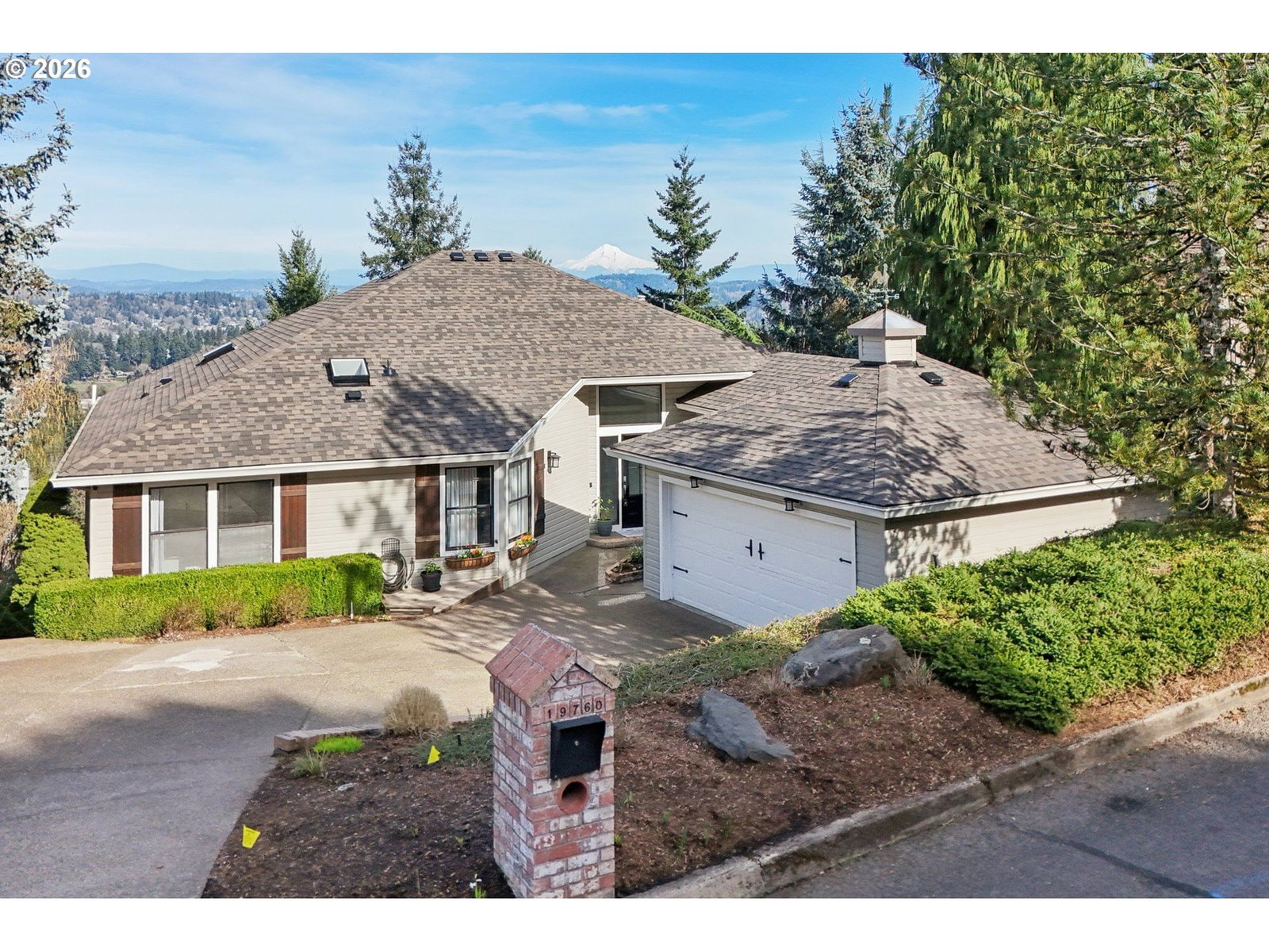 Primary listing photo, 19760 WILDWOOD DR, West Linn, OR, 97068