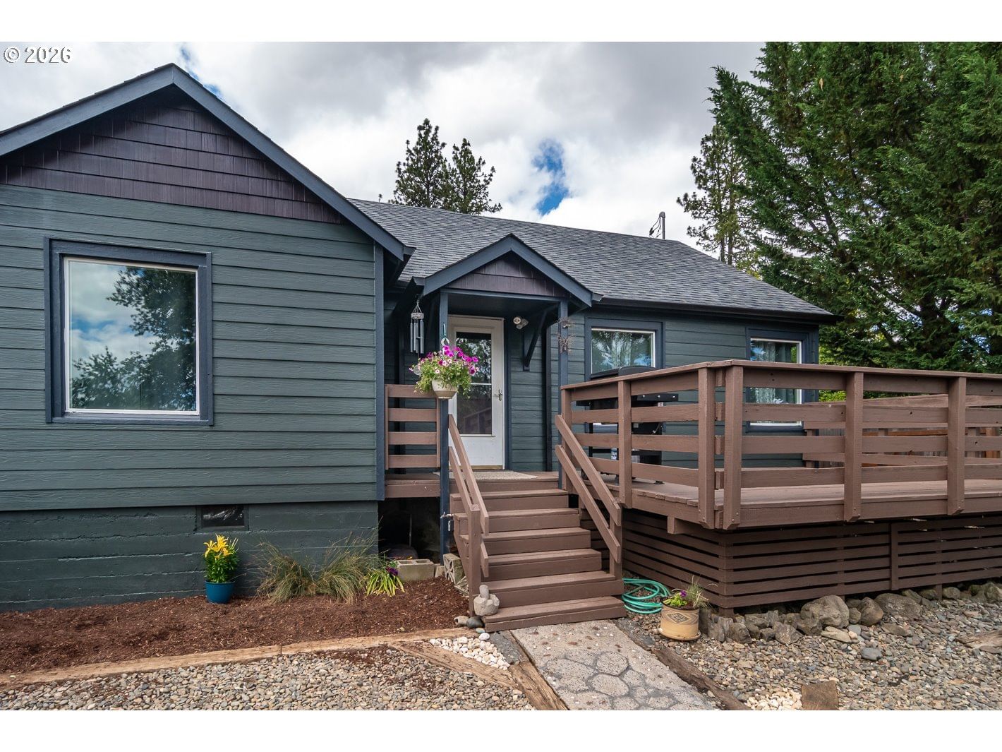 Listing photo 1 of 6