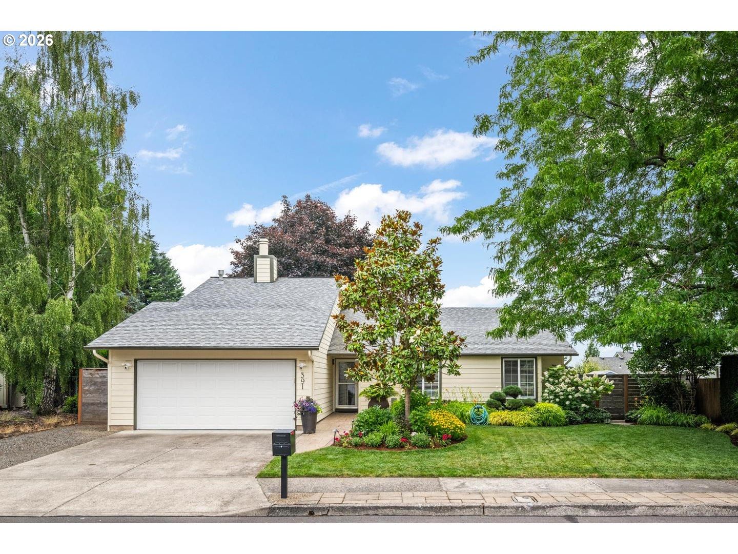 391 SW NANCY AVE