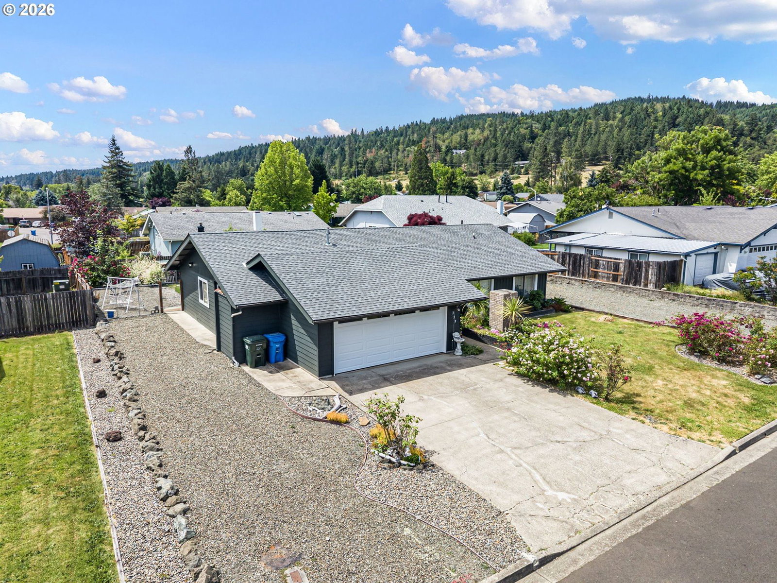 Listing photo 1 of 6