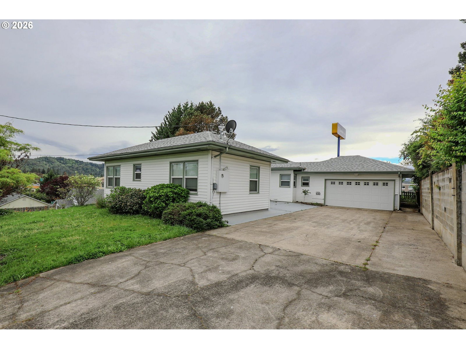 Primary listing photo, 1528 NW EDEN ST, Roseburg, OR, 97470