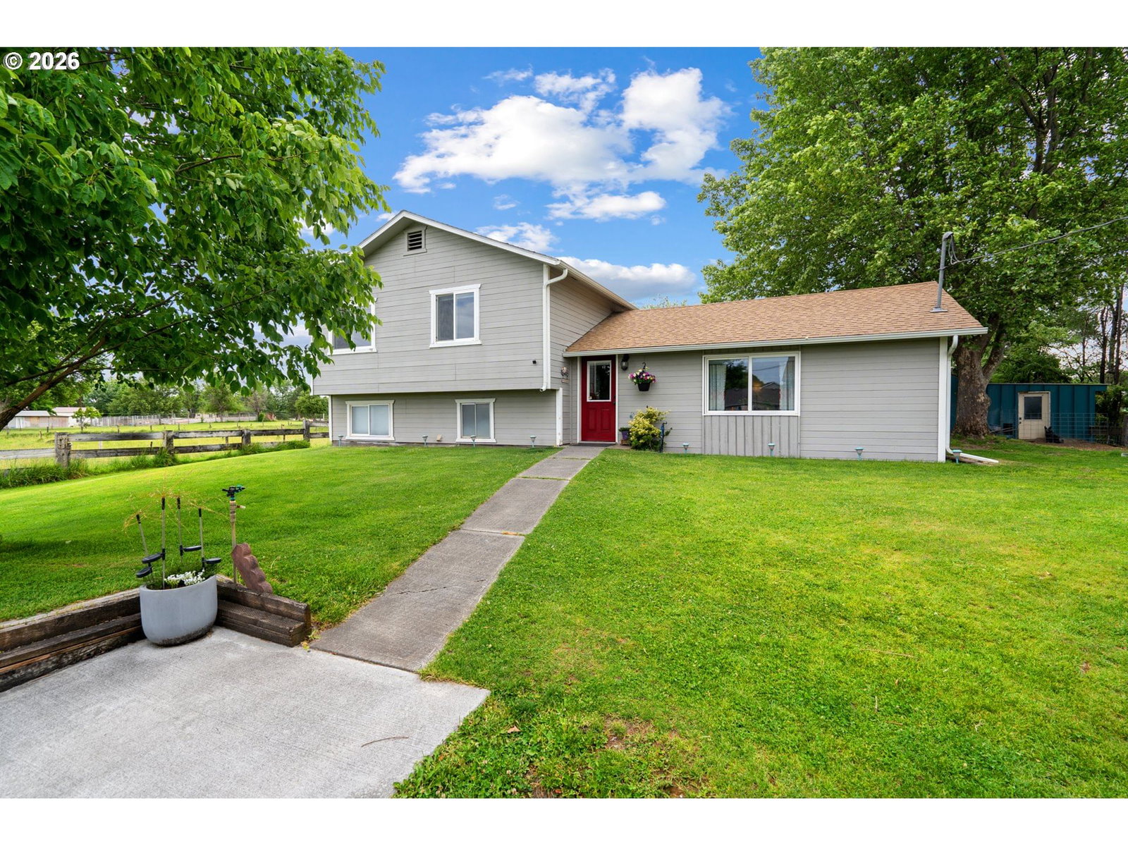 Listing photo 1 of 6