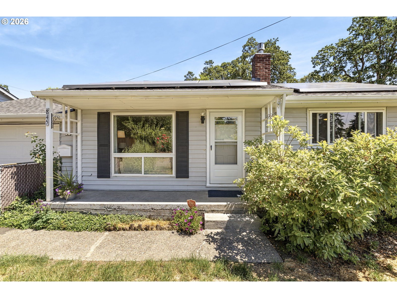Listing photo 1 of 6