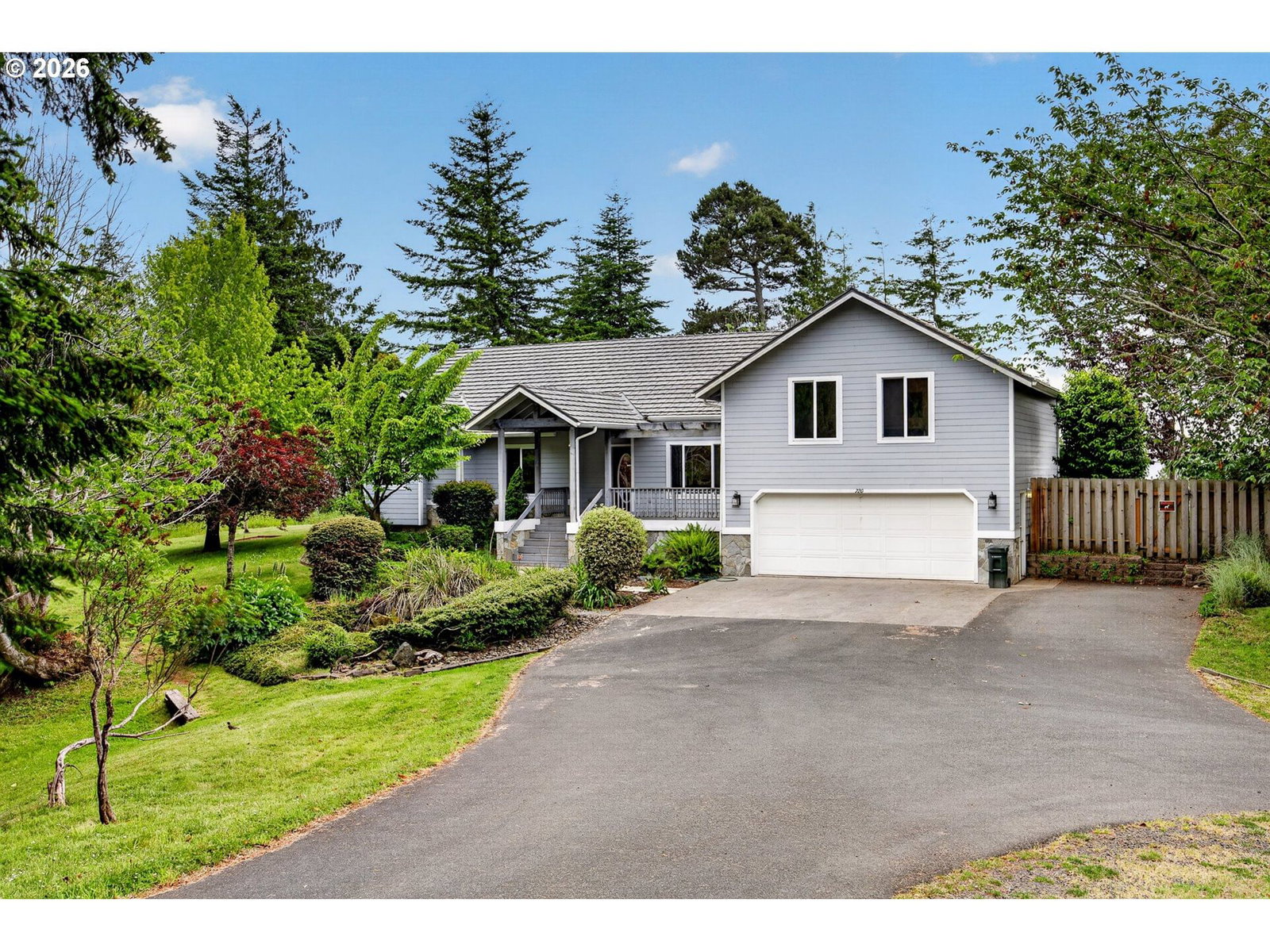 Listing photo 1 of 6