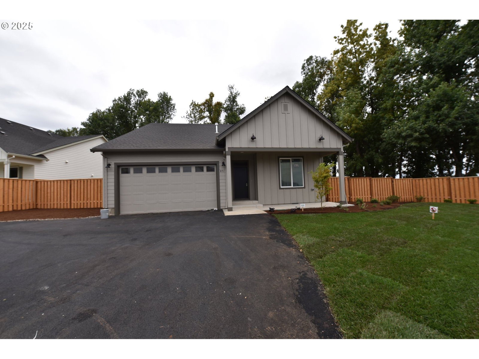 Primary listing photo, 871 OAKLEAF WAY, Silverton, OR, 97381