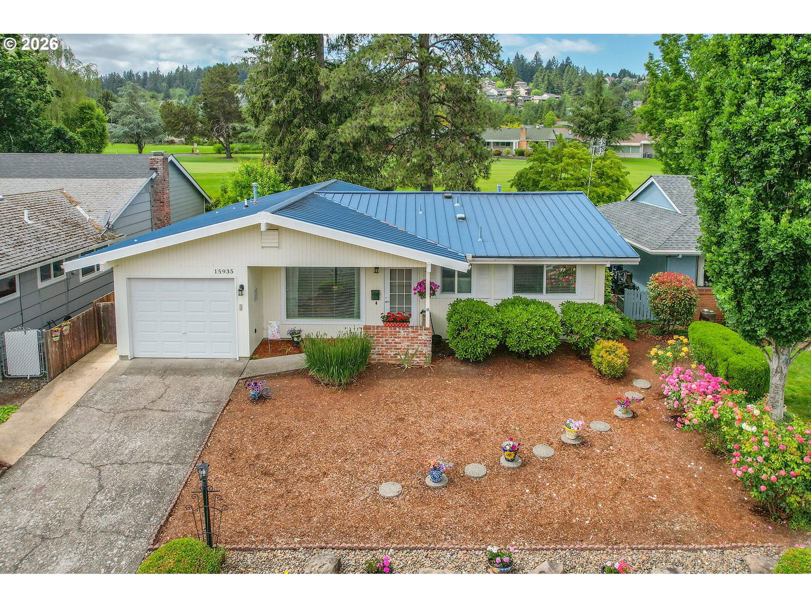 Listing photo 1 of 6