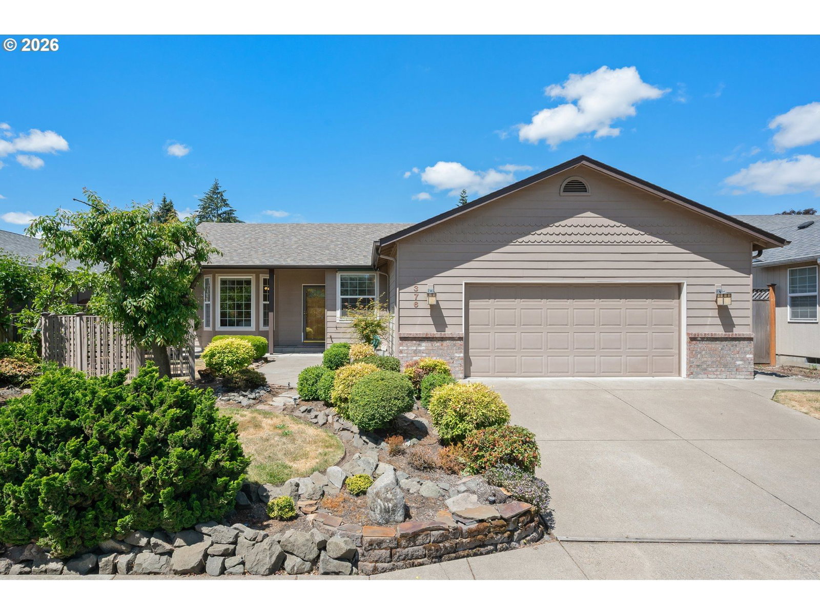 Listing photo 1 of 6