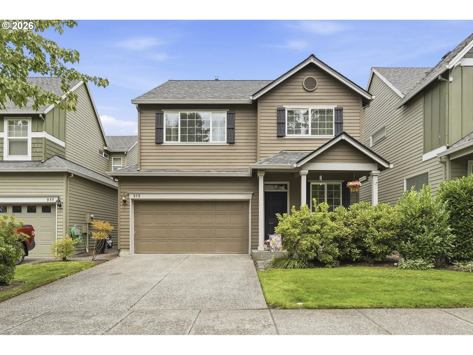 979 SE ROUNDELAY ST