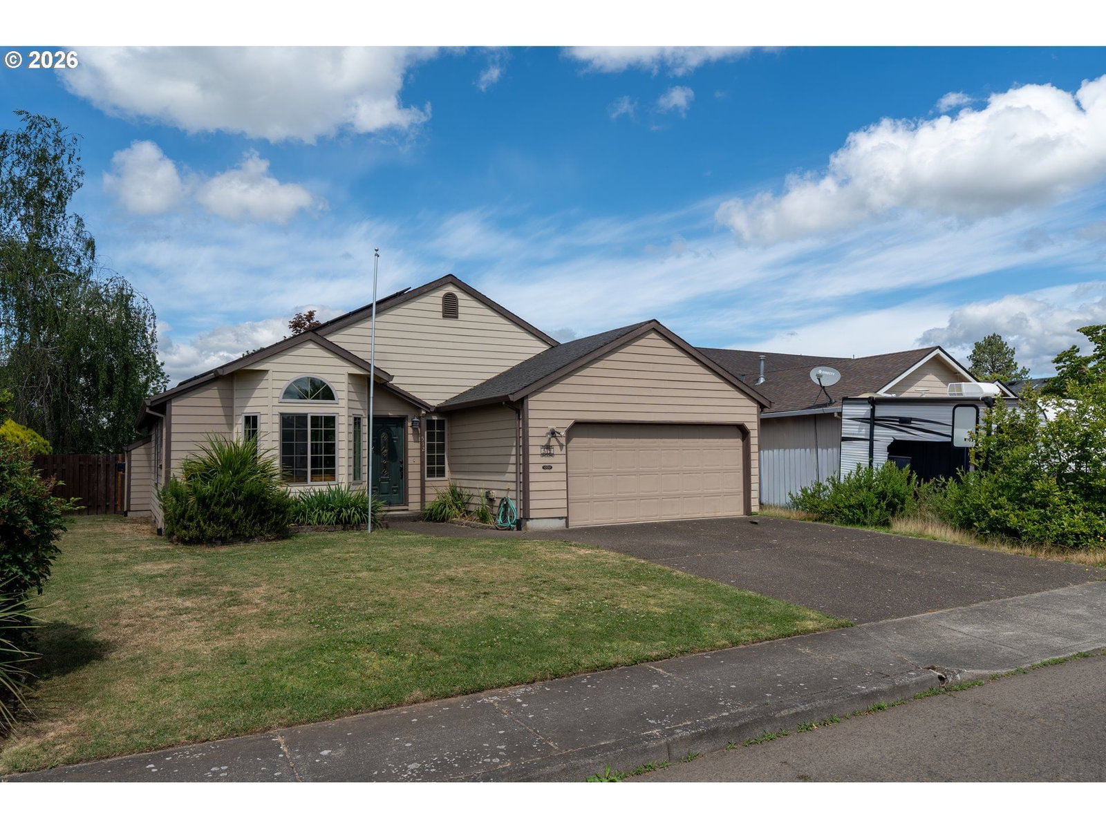 Listing photo 1 of 6