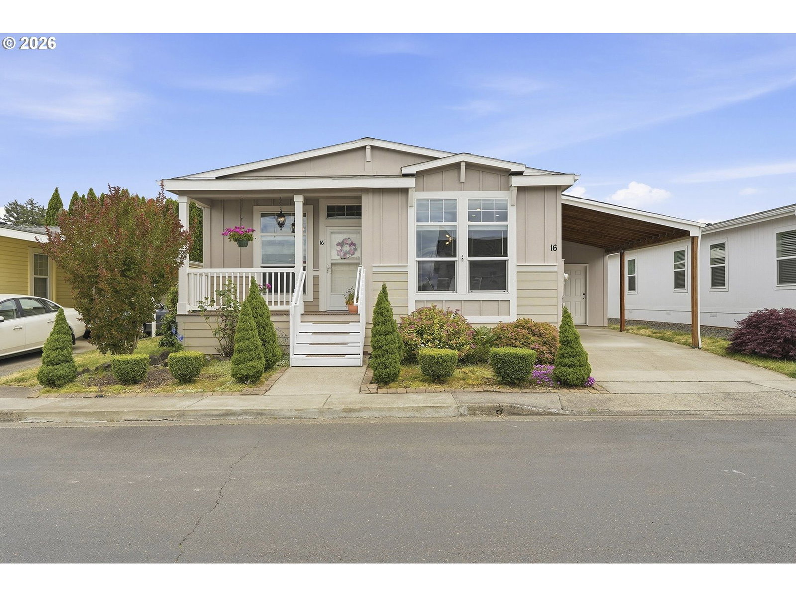 Listing photo 1 of 6