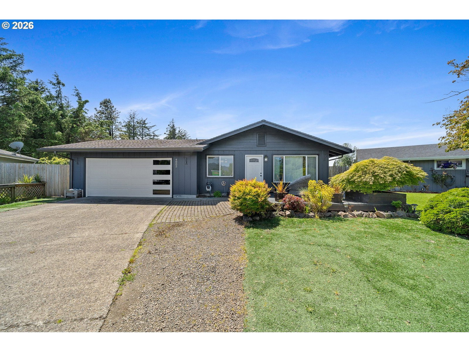 Listing photo 1 of 6