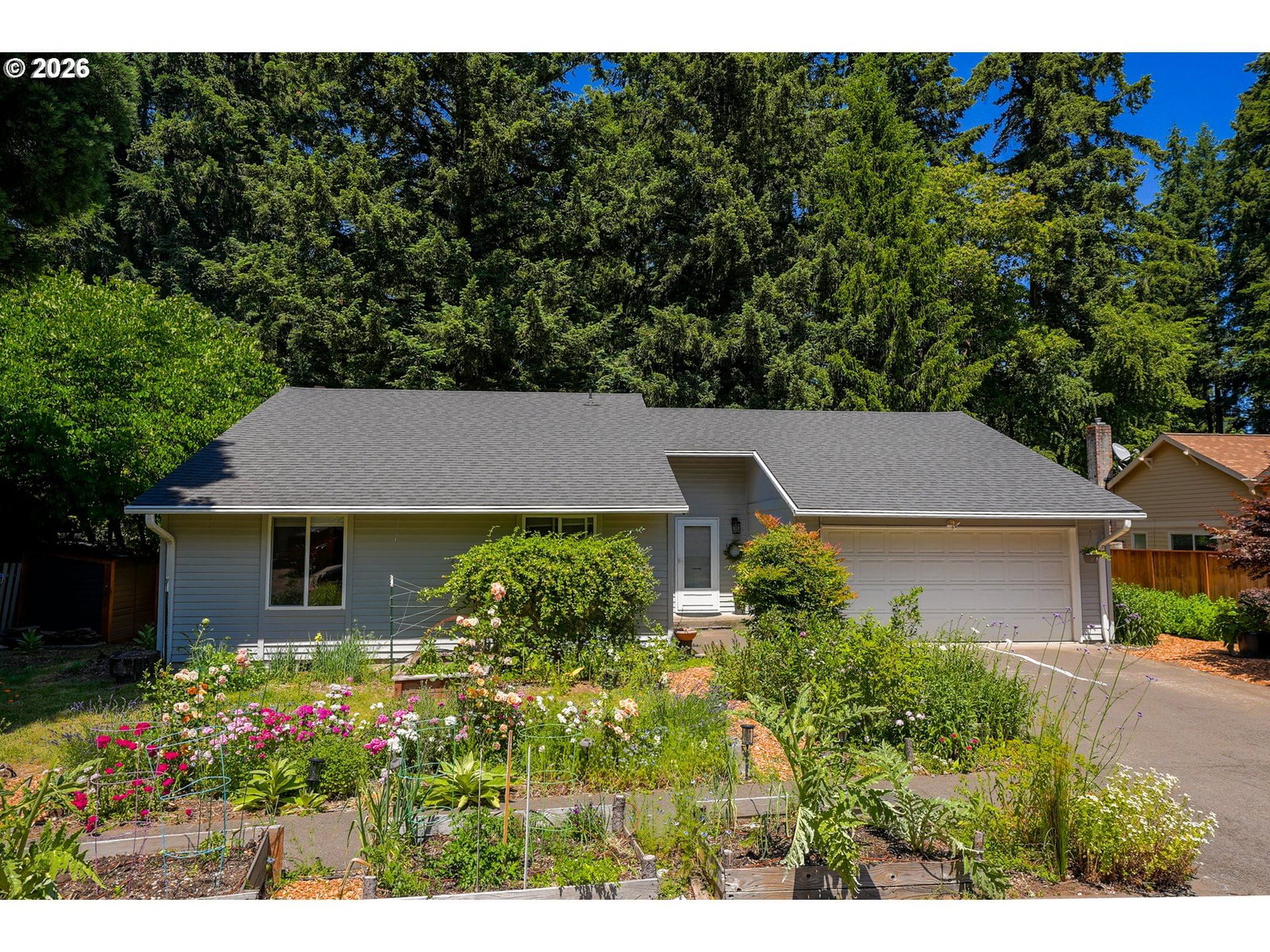 Listing photo 1 of 6