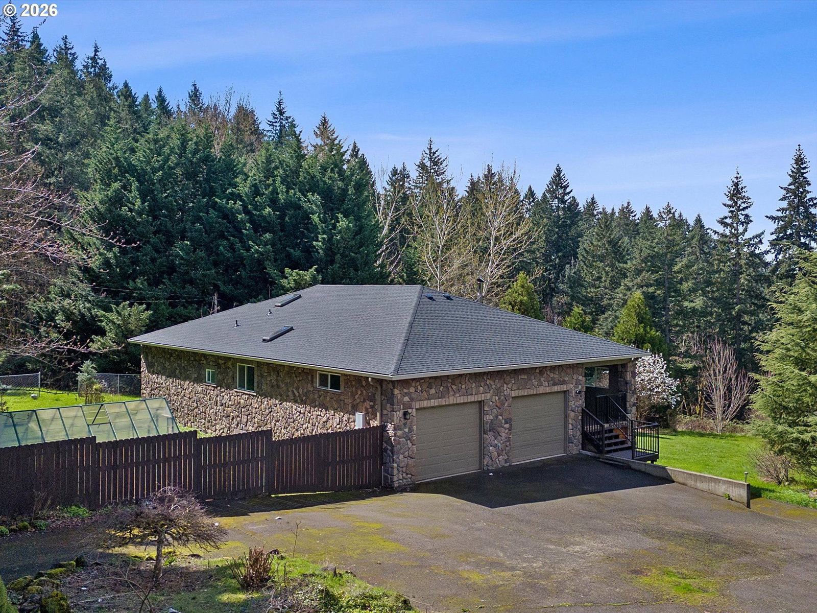Listing photo 1 of 6