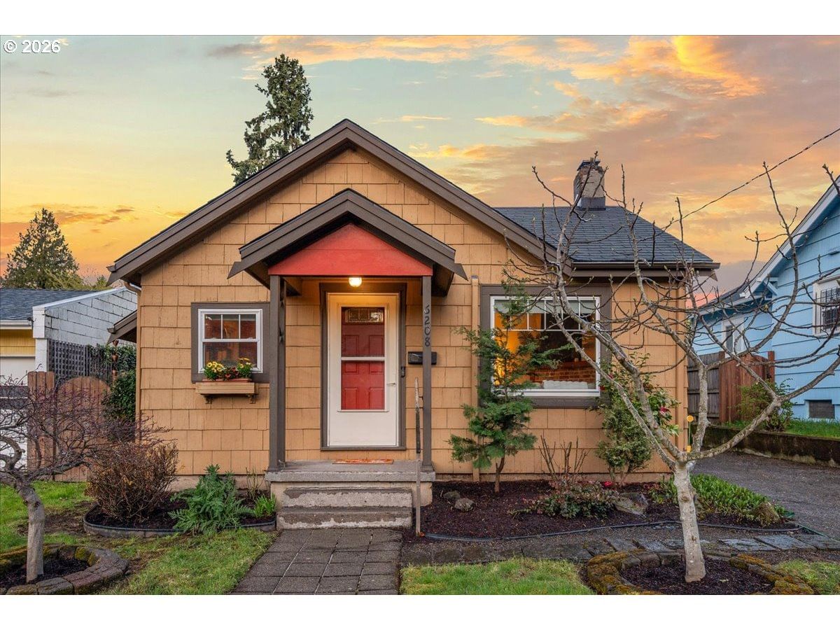 Primary listing photo, 6208 NE 33RD AVE, Portland, OR, 97211