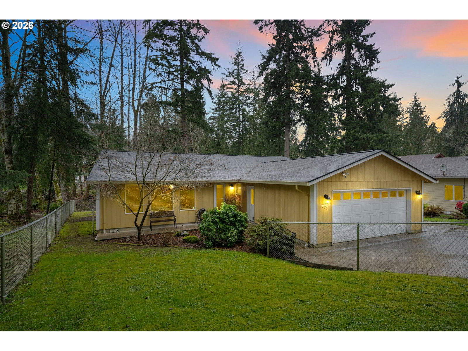 Primary listing photo, 321 ROLLINGWOOD DR, Kelso, WA, 98626