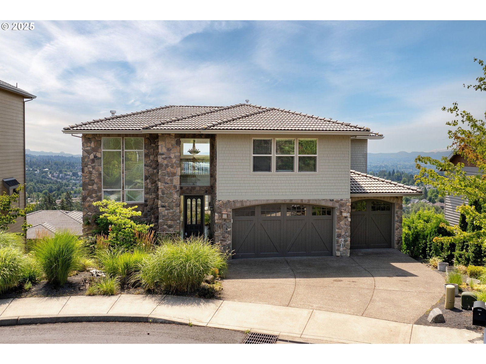 Primary listing photo, 4023 NW SUNSET CIR, Portland, OR, 97229