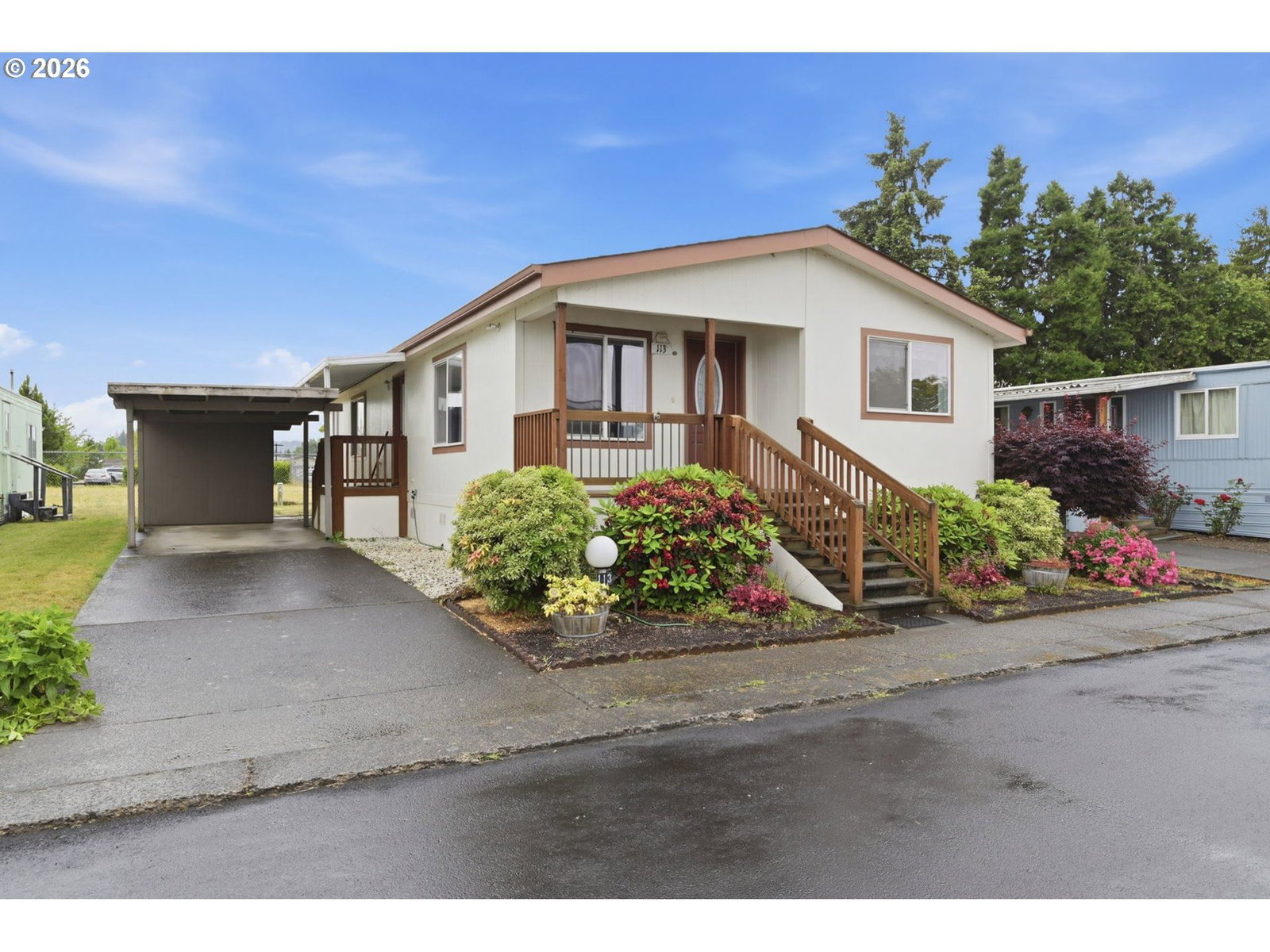 Listing photo 1 of 6