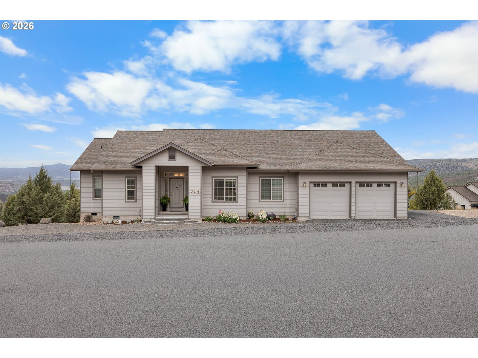 Listing photo 1 of 6