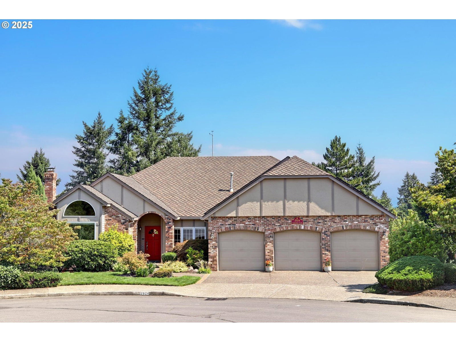 Primary listing photo, 2024 CONESTOGA LN, West Linn, OR, 97068