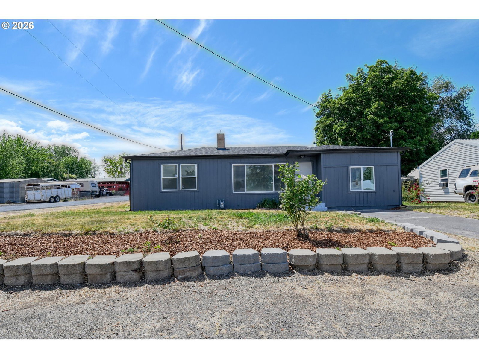 Listing photo 1 of 6