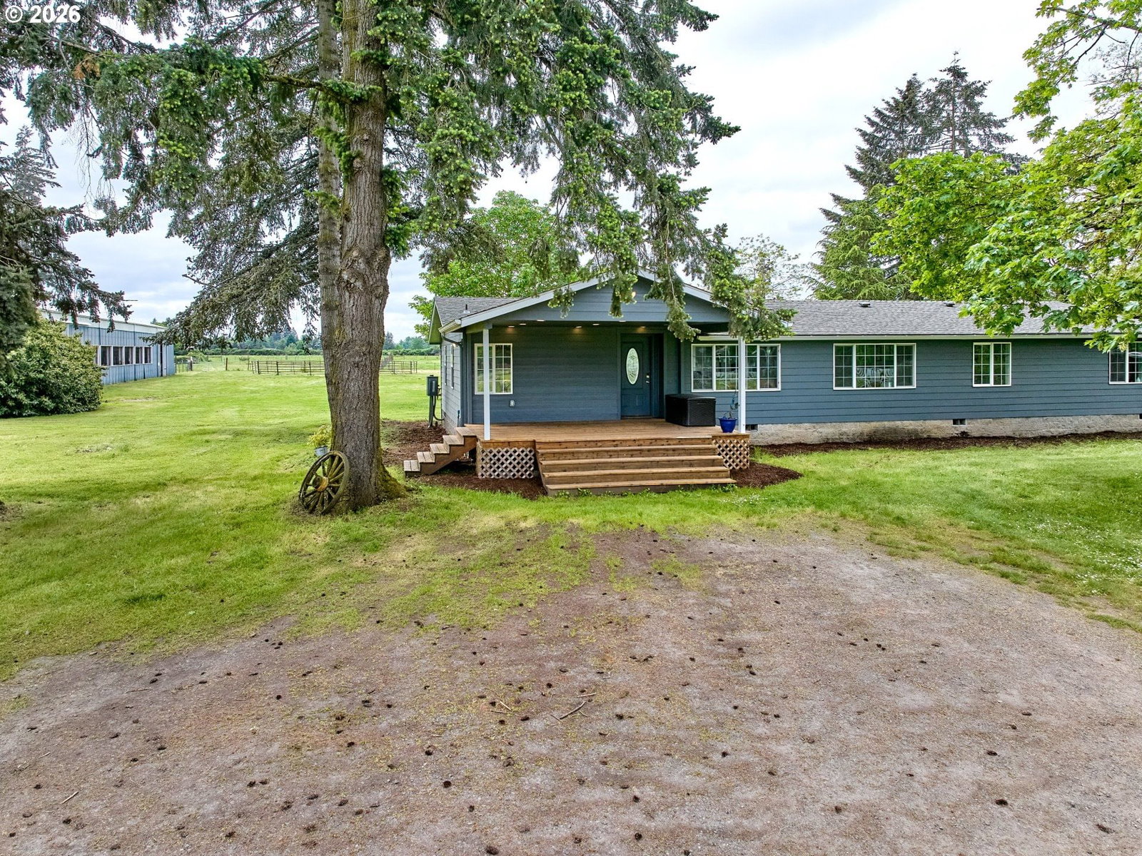 Listing photo 1 of 6